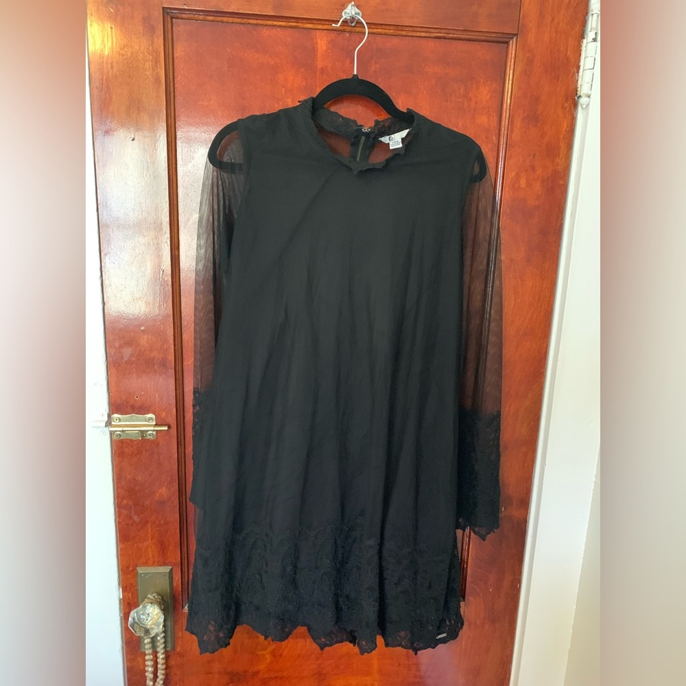 Large (14) black Volcom dress
